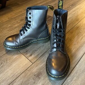 Dr Martens pewter patent leather pascal ankle boots size 6 women